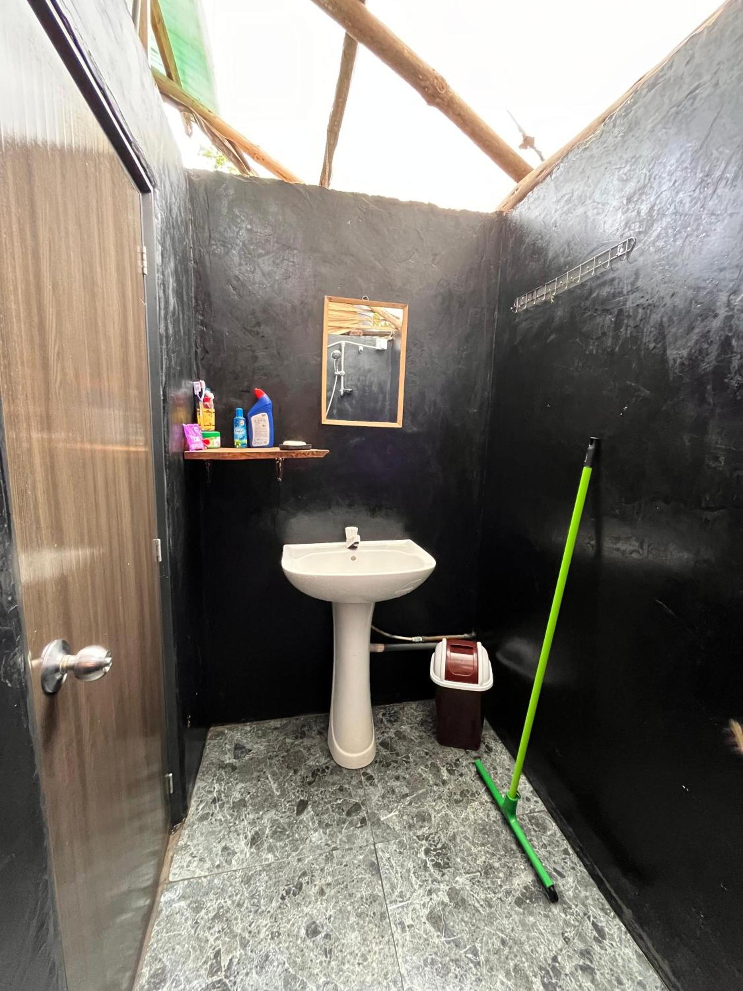 אלה Backpackers Hostel מראה חיצוני תמונה